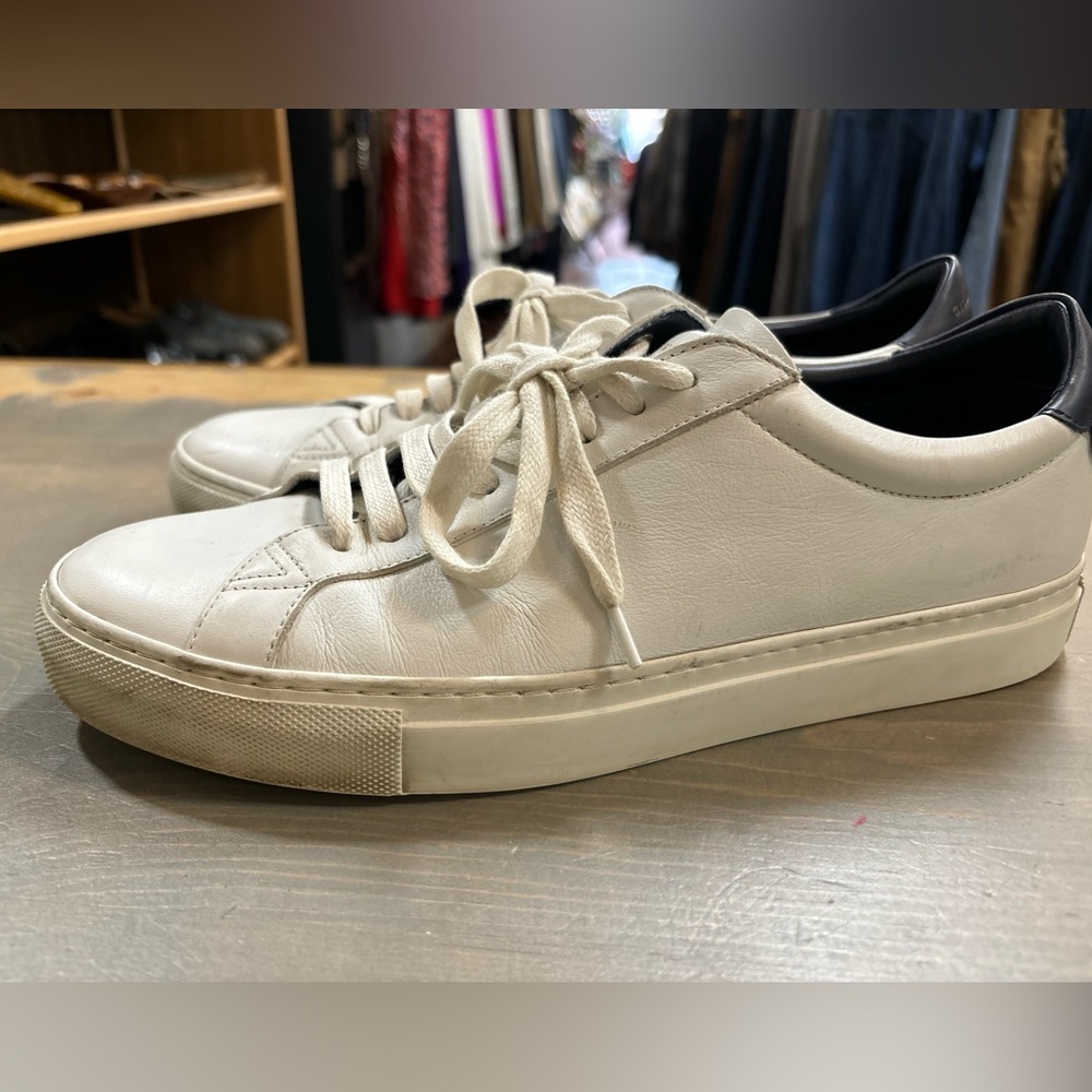 Givenchy white leather men’s Urban Knot sneakers 41 1/2 8.5 U.S. good used